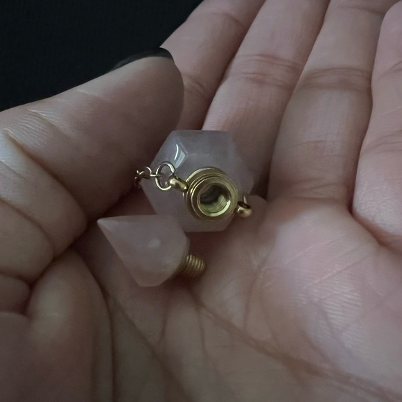 Rose Quartz Gemstone Necklace - Picture 4 of 4